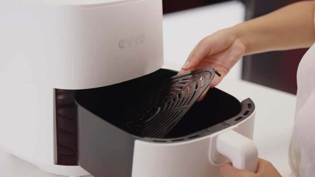 Detalle de la rejilla de la freidora de aire EVVO V0178 Tasty Fryer